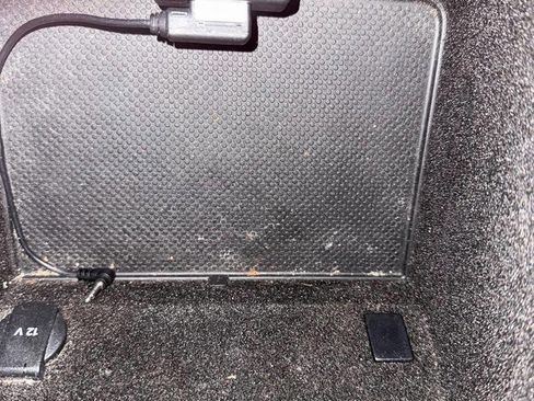 Used 2014 Volkswagen Touareg TDI image 40