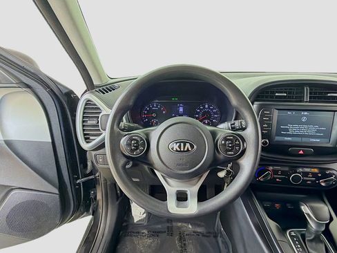 Used 2020 Kia Soul LX image 26