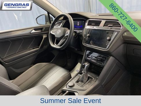 Used 2022 Volkswagen Tiguan SE AWD/4WD image 45