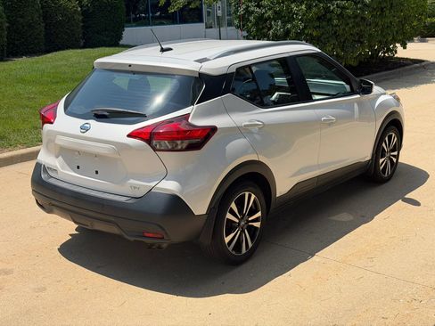 Used 2018 Nissan Kicks SV FWD image 5