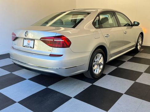 Used 2018 Volkswagen Passat 2.0T S FWD image 6