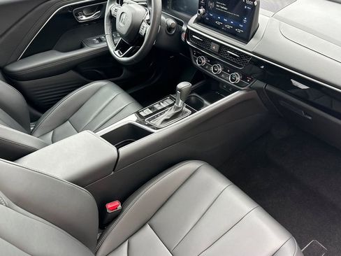 Certified 2025 Acura ADX AWD image 17