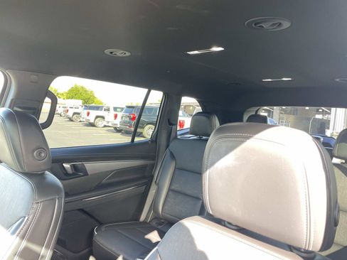 Used 2025 Buick Enclave Preferred image 26