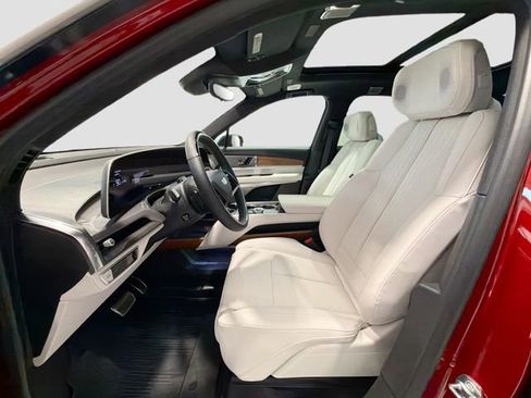 Used 2026 Cadillac Vistiq Sport w/ LPO, Floor Liner Package AWD/4WD image 18