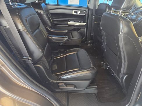Used 2021 Ford Explorer XLT w/ Equipment Group 202A AWD/4WD image 34