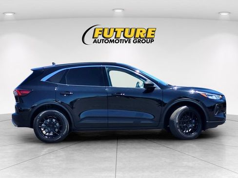 Used 2024 Ford Escape Active w/ Tech Pack #1 AWD/4WD image 3