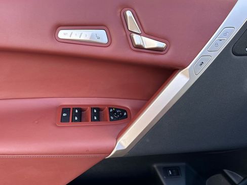 Used 2024 BMW iX xDrive50 w/ Premium Package image 10