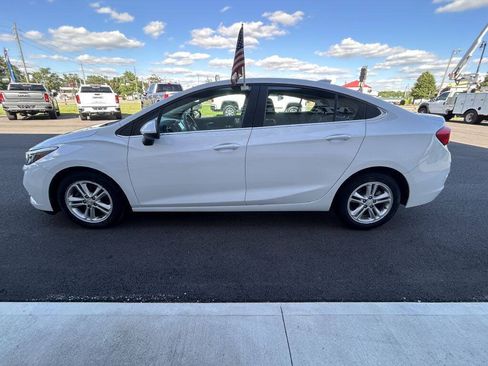 Used 2016 Chevrolet Cruze LT FWD image 6