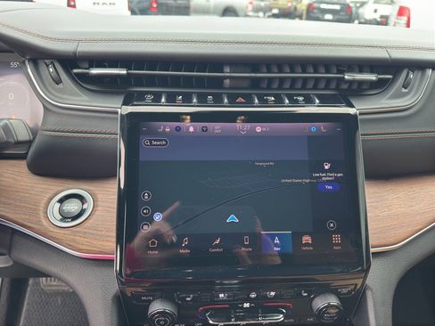 Used 2022 Jeep Grand Cherokee L Summit w/ Luxury Tech Group V image 26