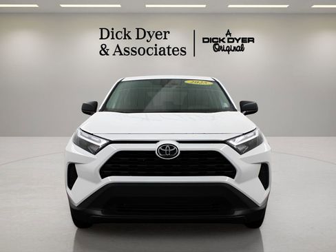 Used 2025 Toyota RAV4 LE image 8