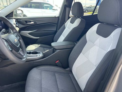 Used 2024 Chevrolet Trax LS w/ LS Convenience Package image 19