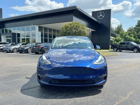 Used 2023 Tesla Model Y Long Range AWD/4WD image 3