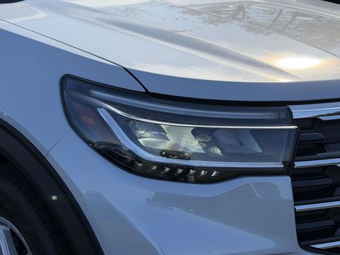 New 2026 Ford Explorer Active AWD/4WD image 8