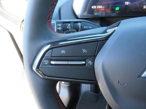 New 2025 Chevrolet Equinox EV RS image 24