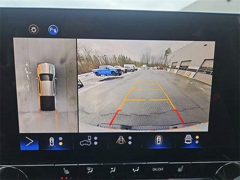 Used 2024 Chevrolet Colorado Z71 w/ Z71 Convenience Package 2 image 15