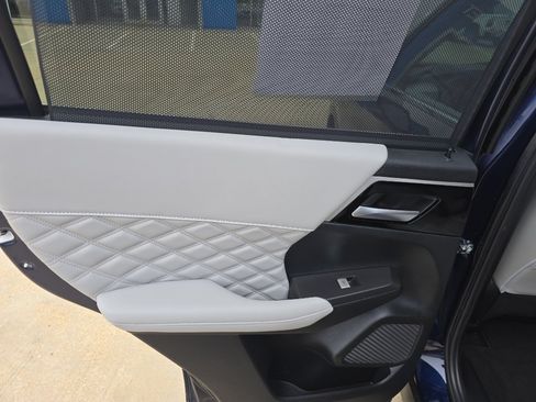 Used 2024 Mitsubishi Outlander SEL AWD/4WD image 11