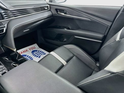 Used 2025 Toyota Camry SE FWD image 31