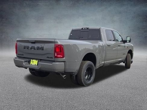 New 2026 RAM 3500 Laramie AWD/4WD image 19