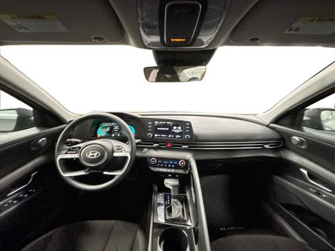 New 2026 Hyundai Elantra Hybrid FWD image 17