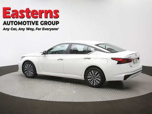 Used 2025 Nissan Altima 2.5 SV FWD image 61