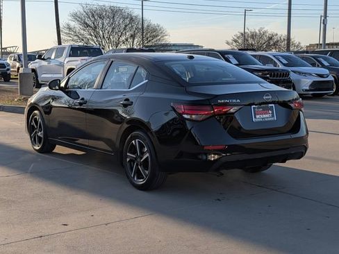 Used 2025 Nissan Sentra SV image 9