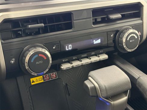 Certified 2024 Toyota Tacoma SR5 AWD/4WD image 25