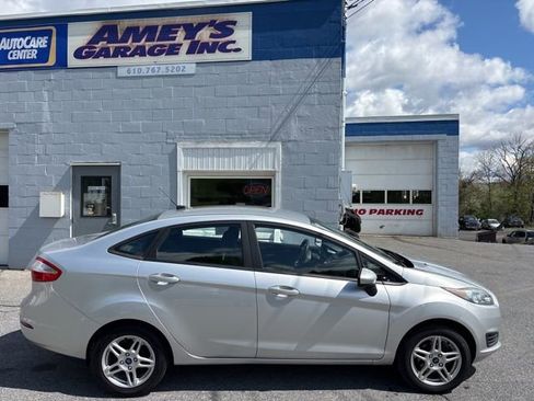 Used 2019 Ford Fiesta SE FWD image 5