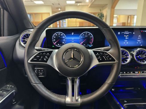 Certified 2025 Mercedes-Benz GLB 250 image 8