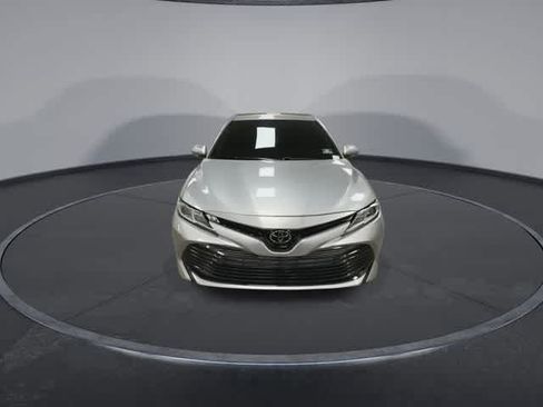 Used 2019 Toyota Camry LE w/ Convenience Package FWD image 3