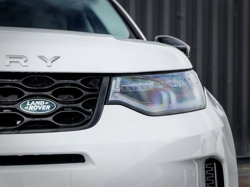 Used 2025 Land Rover Discovery Sport S image 6