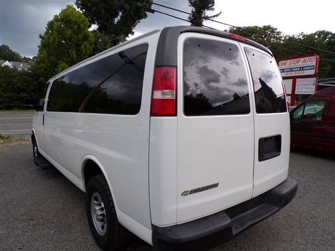 Used 2017 Chevrolet Express 3500 LS RWD image 6