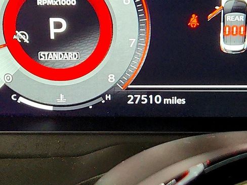 Used 2024 Nissan Rogue SL w/ SL Premium Package FWD image 16