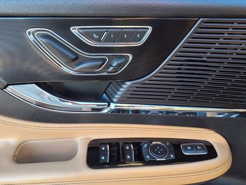 Certified 2022 Lincoln Corsair Reserve w/ Equipment Group 201A image 8