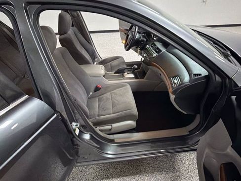 Used 2011 Honda Accord EX image 29