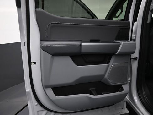 New 2026 Ford F250 XLT w/ XLT Premium Package image 24