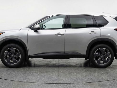 Used 2025 Nissan Rogue SV FWD image 5