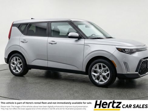 Used 2025 Kia Soul LX w/ LX Technology Package FWD image 1