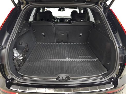 Used 2025 Volvo XC60 T8 Ultra AWD/4WD image 8