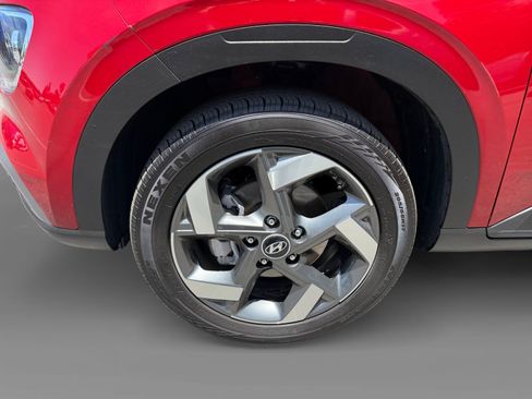 Certified 2022 Hyundai Venue SEL FWD image 9