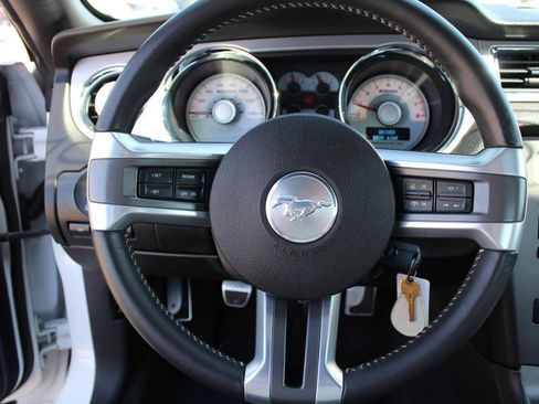 Used 2010 Ford Mustang GT RWD image 15