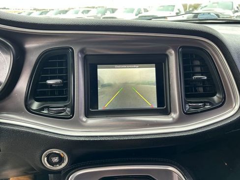Used 2019 Dodge Challenger SXT image 23