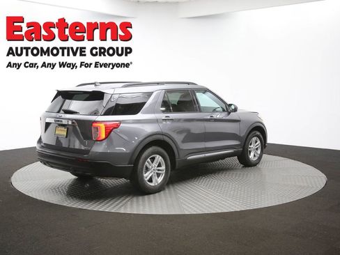 Used 2022 Ford Explorer XLT image 40