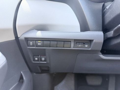 Used 2021 Toyota Sienna XLE image 12