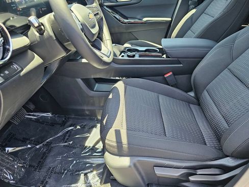 New 2026 Chevrolet Equinox LT w/ Safety and Technology Package FWD image 21