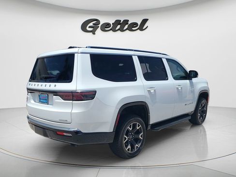 Used 2024 Jeep Wagoneer Series III w/ Flexible Seating Group AWD/4WD image 5