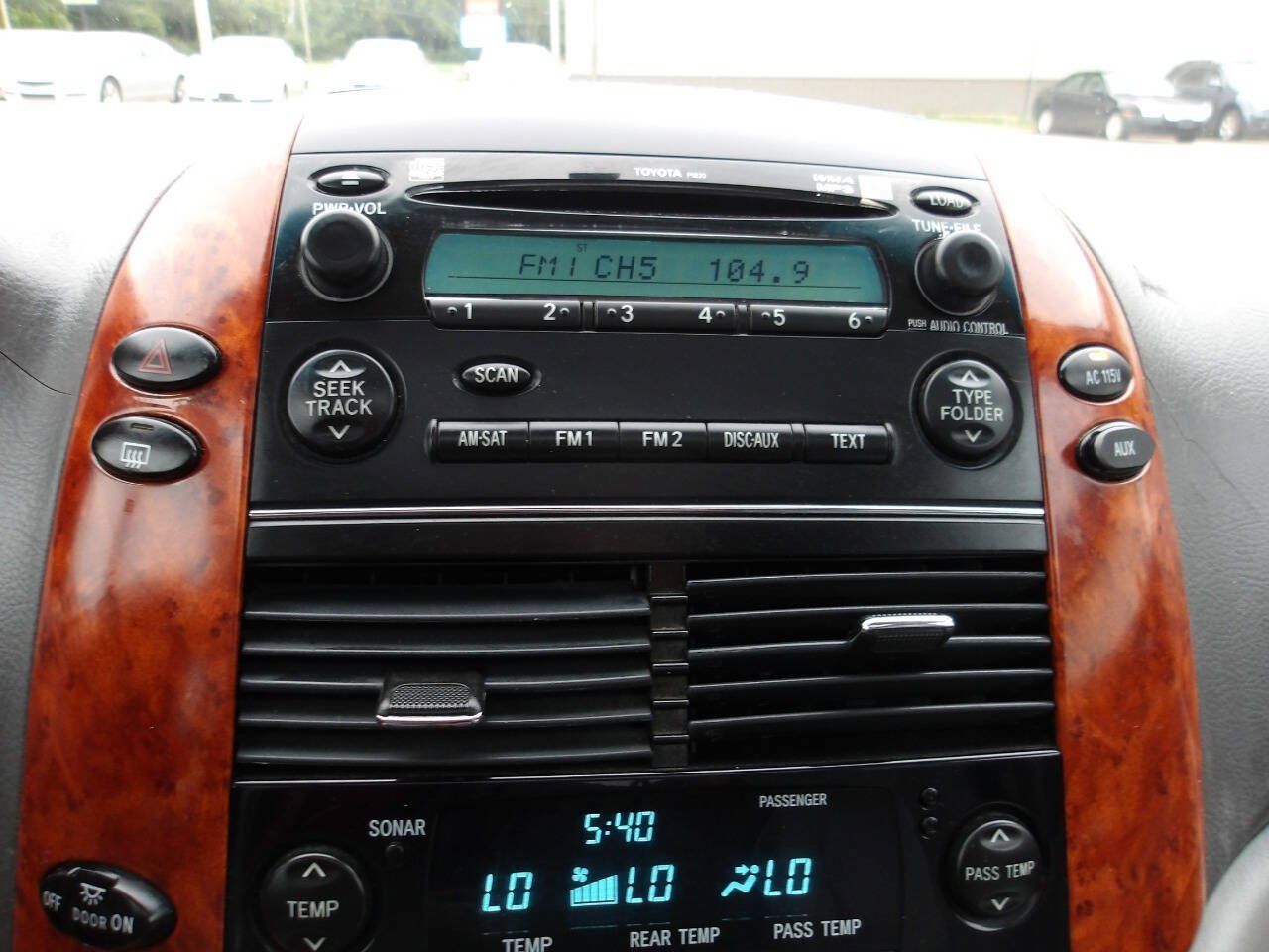 Used 2008 Toyota Sienna XLE Limited w/ XLE Limited Pkg 1 FWD image 10