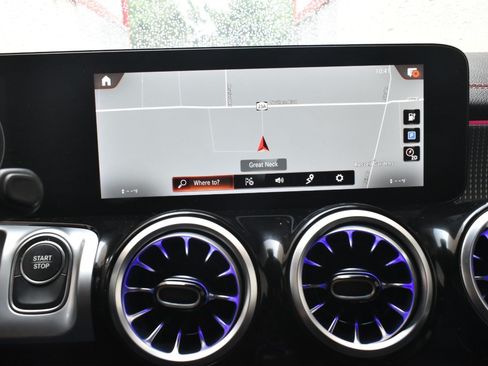Used 2022 Mercedes-Benz EQB 300 4MATIC image 21
