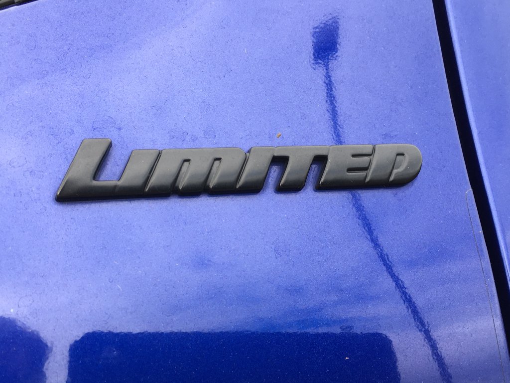 Used 2022 Toyota Tacoma Limited w/ Black Out Package (TMS) AWD/4WD image 4