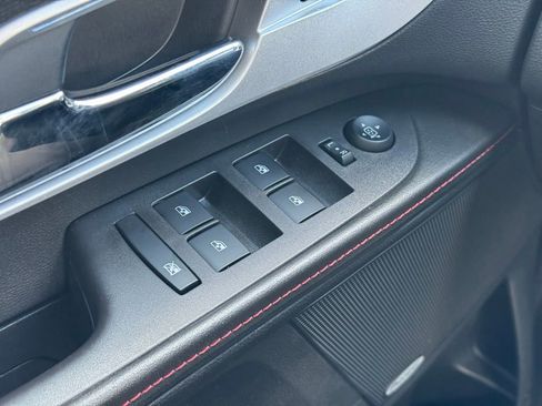 Used 2015 Chevrolet Equinox LTZ image 32