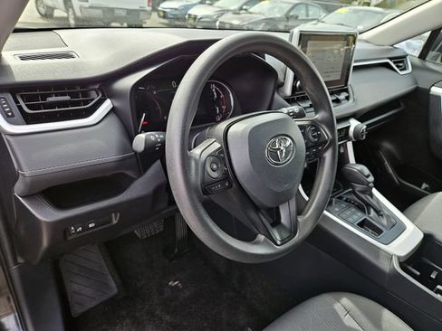 Used 2025 Toyota RAV4 XLE AWD/4WD image 26
